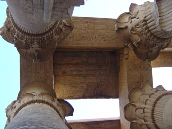 Kom Ombo colonnes plafond couleurs